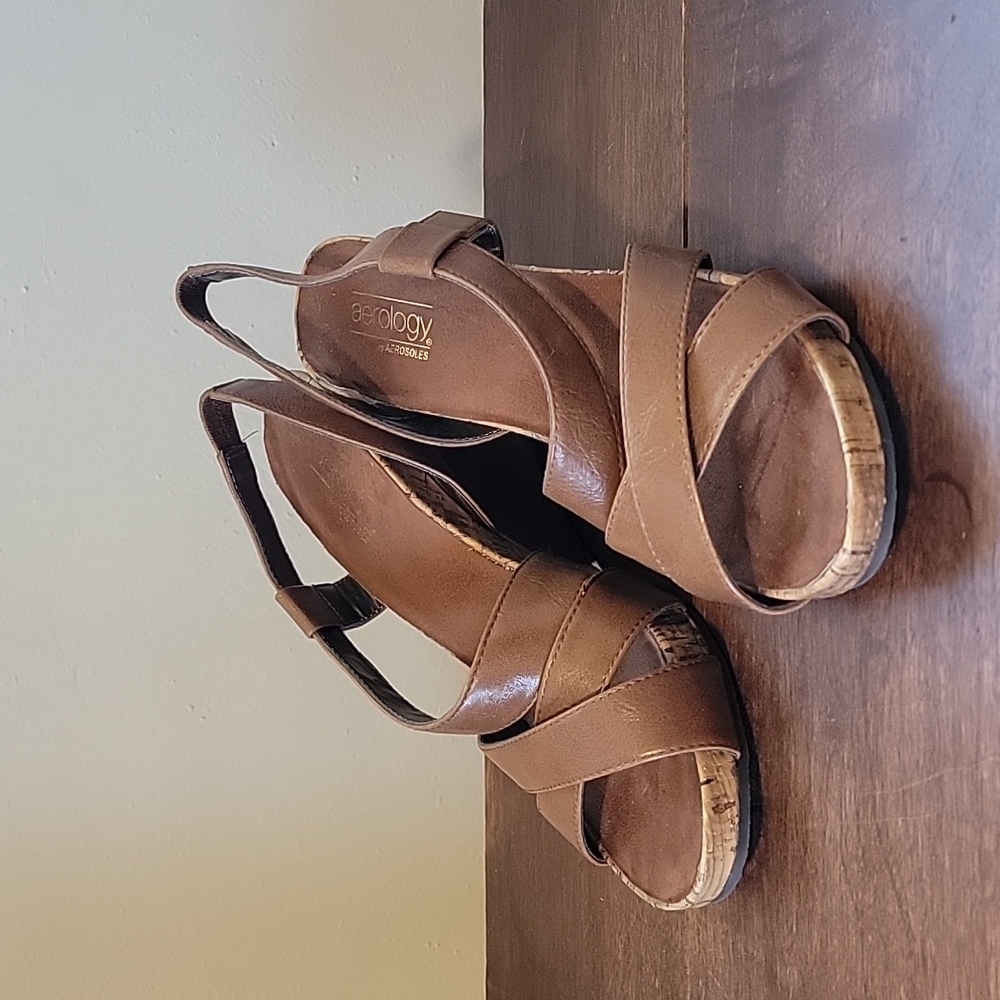 Aerology Brown Wedge - Size 8.5